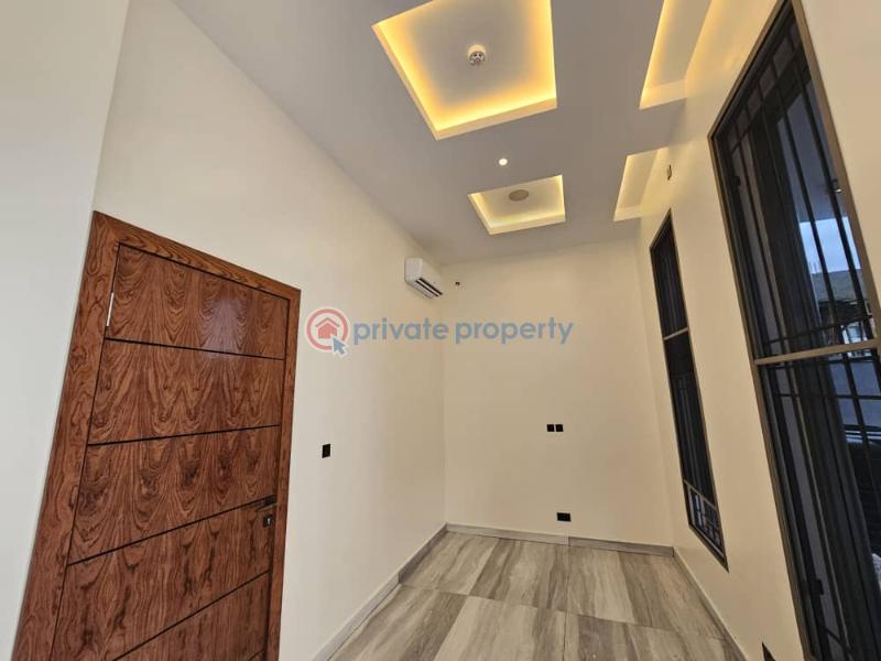 5 bedroom Detached Duplex For Sale In An Estate Close To Banana Island Ikoyi Lagos - 17
