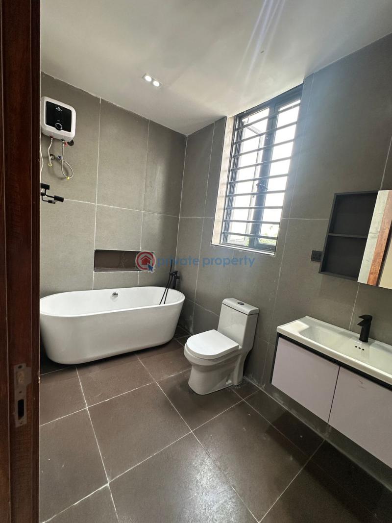 Luxury 5 bedroom fully detached duplex with bq - 7 5 bedroom Detached Duplex For Sale Lekki Phase 1 Lagos - 7