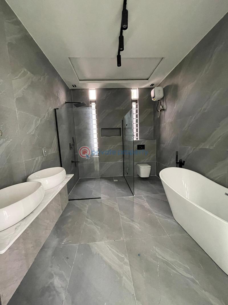 Luxury 5-bedroom fully detached duplex with bq - 12 5 bedroom Detached Duplex For Sale Lake View Estate, Orchid Lekki Lagos - 12