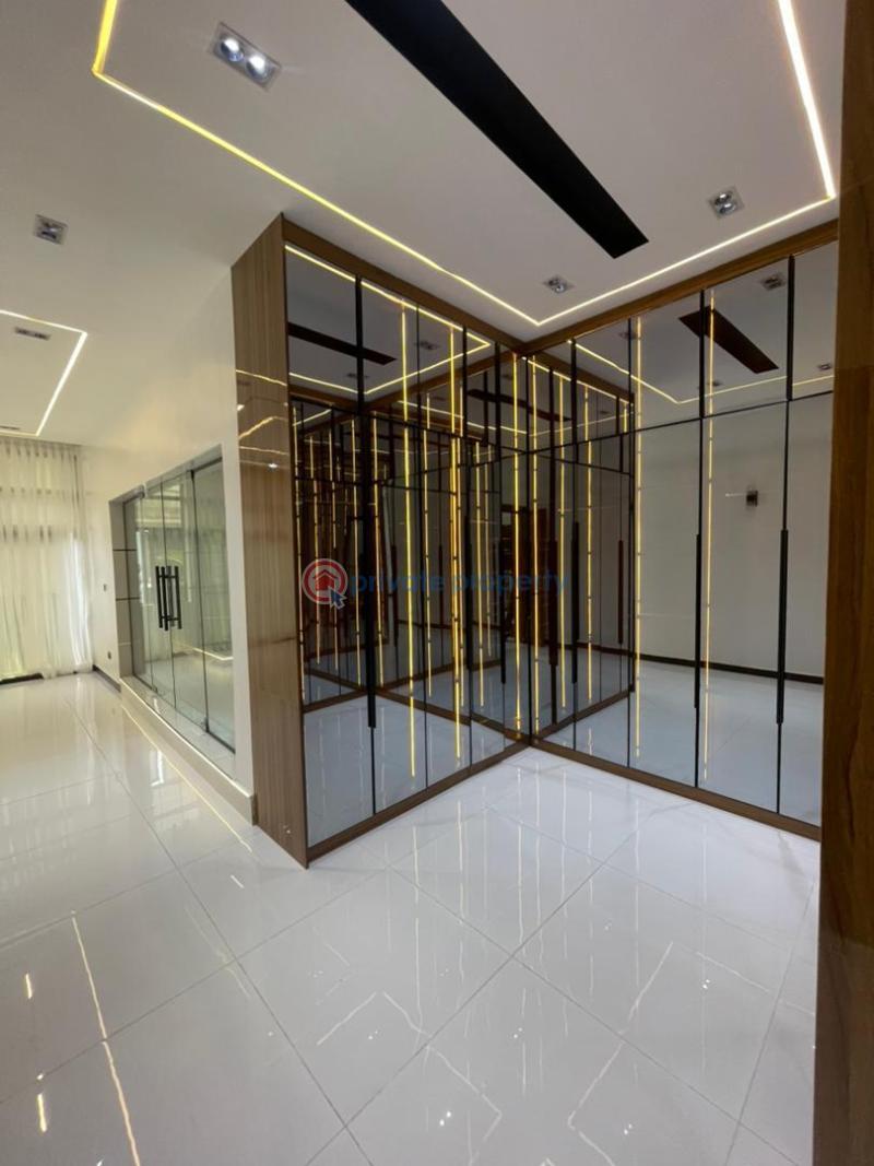 5 bedroom Detached Duplex For Sale Chevron, Lekki Lagos - 8