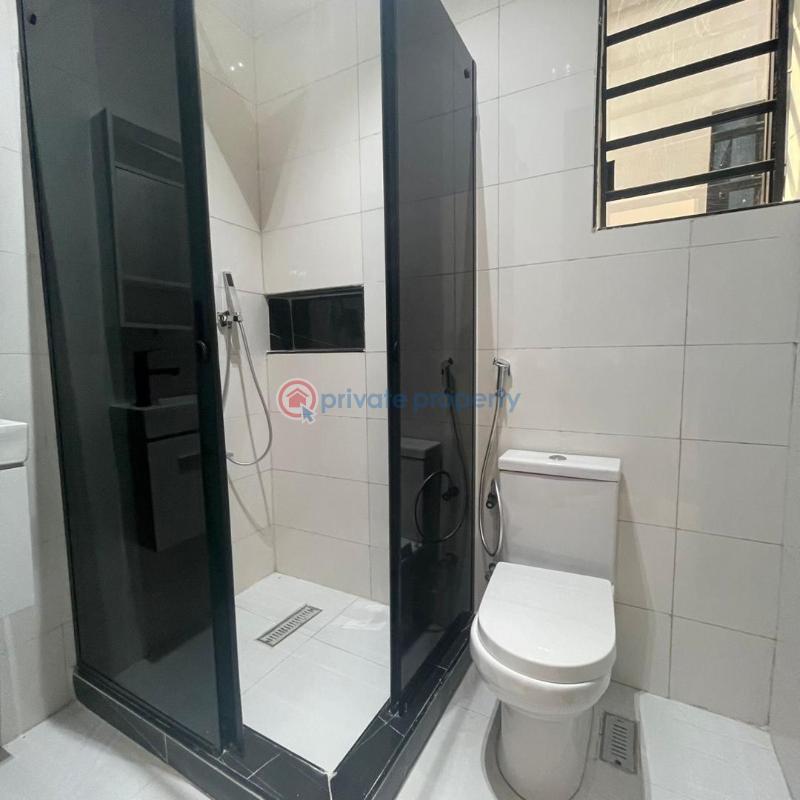 5 bedroom Detached Duplex For Sale Chevron, Lekki Lagos - 10