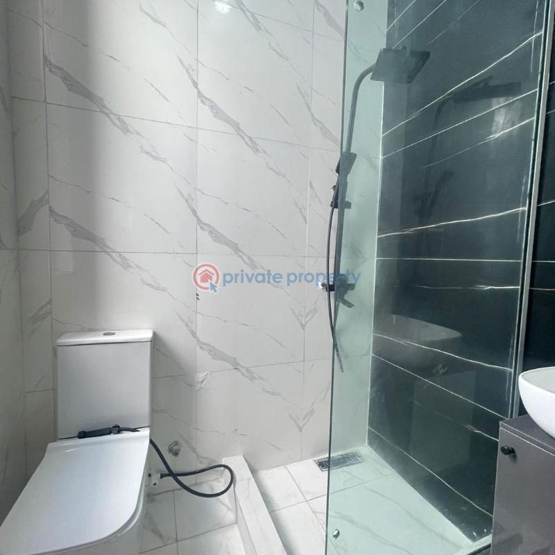 5 bedroom Detached Duplex For Sale Chevron, Lekki Lagos - 3