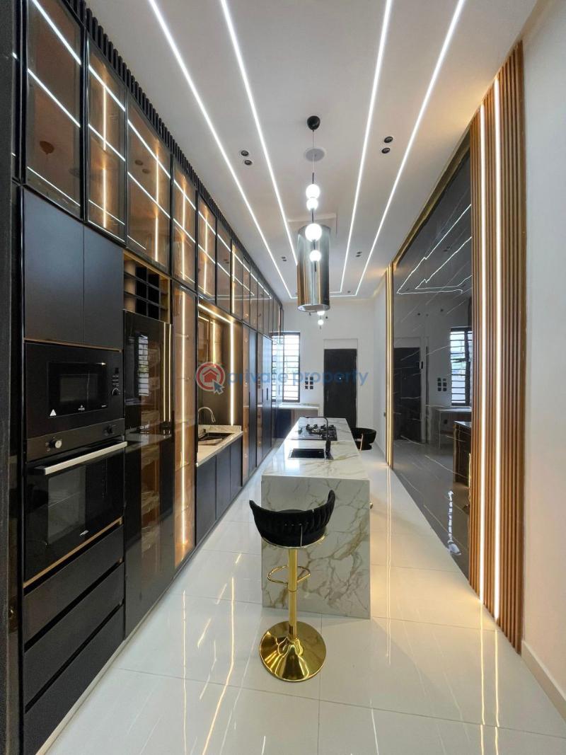 Luxury 5 bedroom fully detached duplex with pool in chevron lekki - 8 5 bedroom Duplex For Sale Chevron Lekki Chevron Drive Lekki Lagos - 8