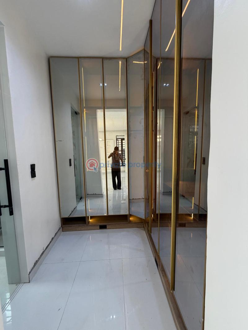 5 bedroom Flat & Apartment For Sale Freedom Way Lekki Phase 1 Lagos - 1