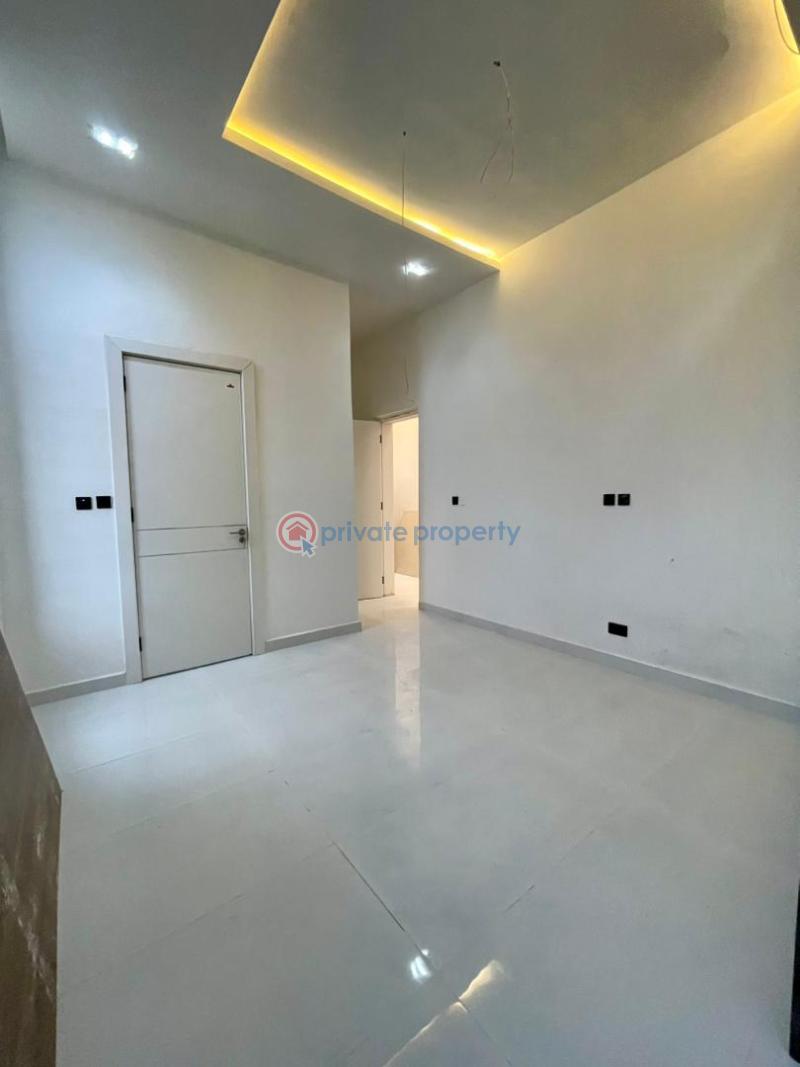 5 bedroom Detached Duplex For Sale Chevron Drive Lekki Lagos - 1