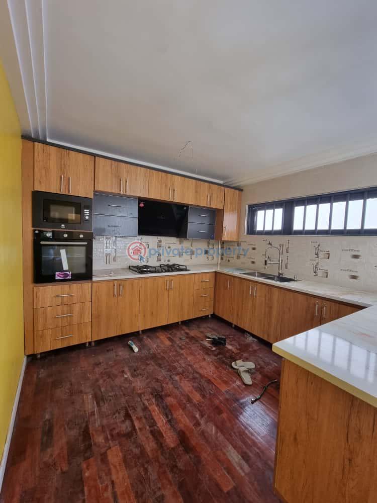 5 bedroom Detached Duplex For Sale Sunmola Streer Mende Maryland Lagos - 10