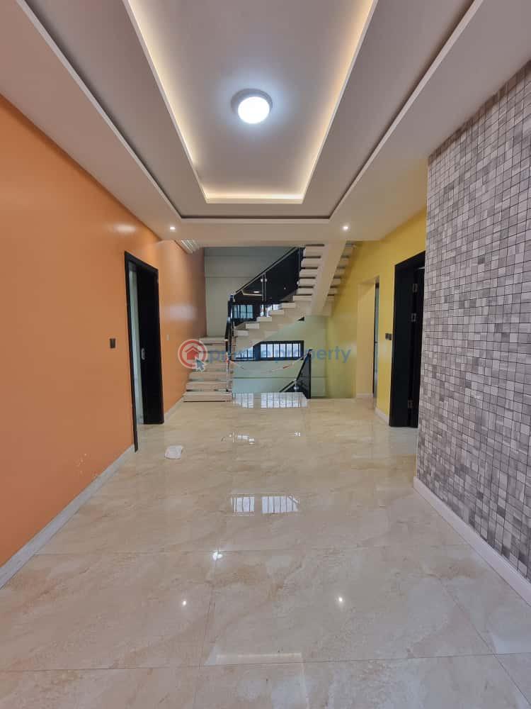 5 bedroom Detached Duplex For Sale Sunmola Streer Mende Maryland Lagos - 3