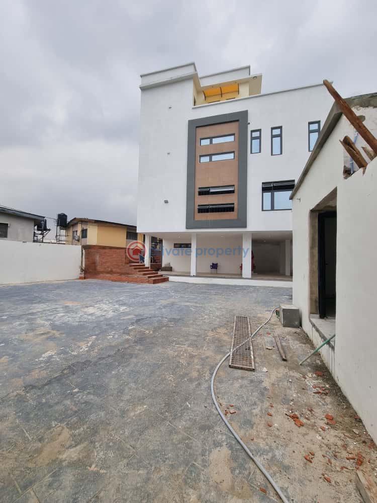 5 bedroom Detached Duplex For Sale Sunmola Streer Mende Maryland Lagos - 21