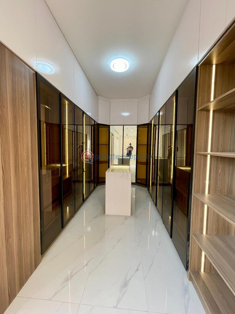 5 bedroom Detached Duplex For Sale Chevron Drive Lekki Lagos - 1