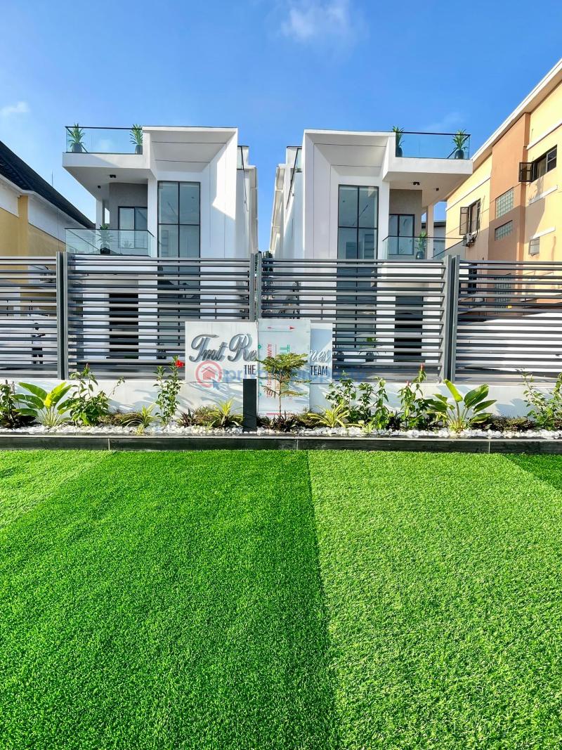 5 bedroom Detached Duplex For Sale Chevron Drive Lekki Lagos - 1