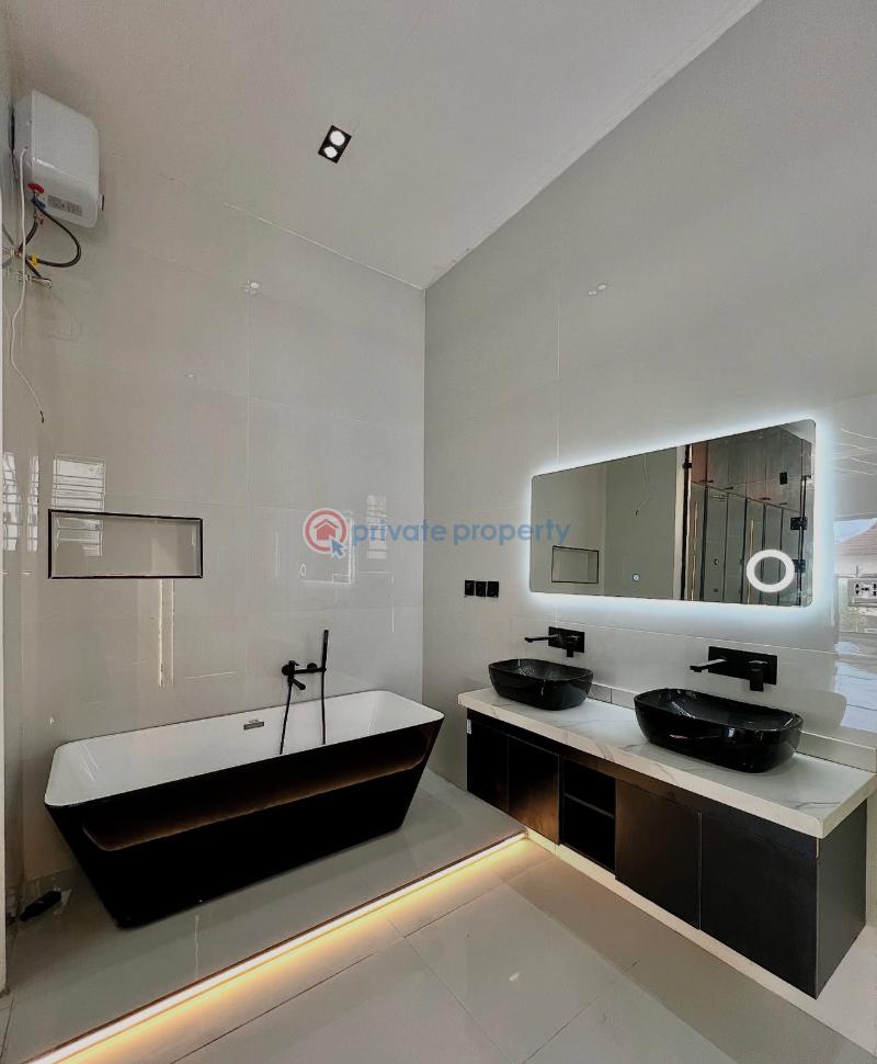 5 bedroom Detached Duplex For Sale Secure Estate At Idado / Agungi Estate Idado Lekki Lagos - 21