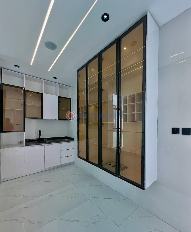 5 bedroom Detached Duplex For Sale 2nd Tollgate Lekki Along Lekki Expressway Lagos - 13