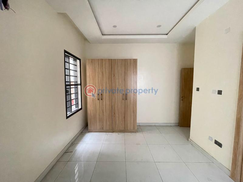 5 bedroom Flat & Apartment For Sale Ogudu GRA Lagos - 12