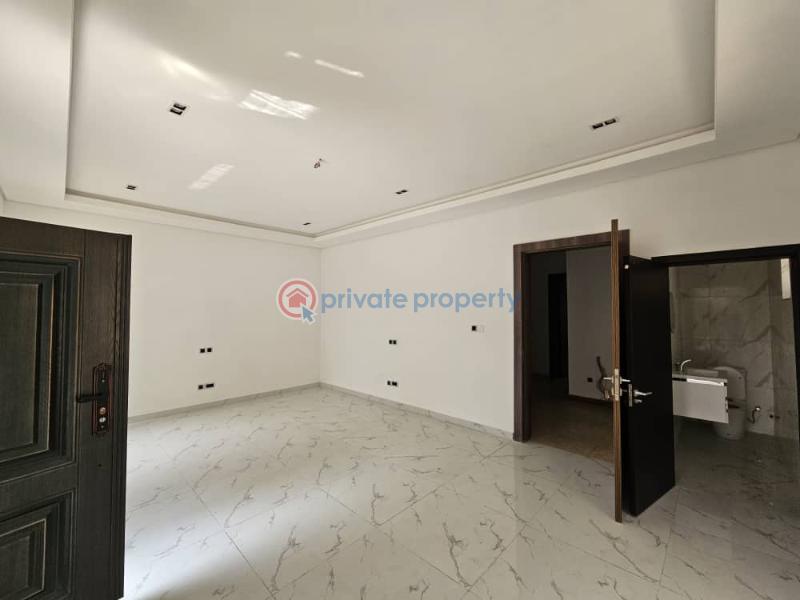 Luxury 5 bedroom semi detached duplex with bq, central swimming pool, gym, jetty . - 8 5 bedroom Semi detached Duplex For Sale Close To Banana Island Ikoyi Lagos - 8