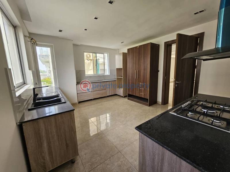 Luxury 5 bedroom semi detached duplex  with central swimming pool, gym and jetty - 8 5 bedroom Duplex For Sale Close To Banana Island Ikoyi Lagos - 8