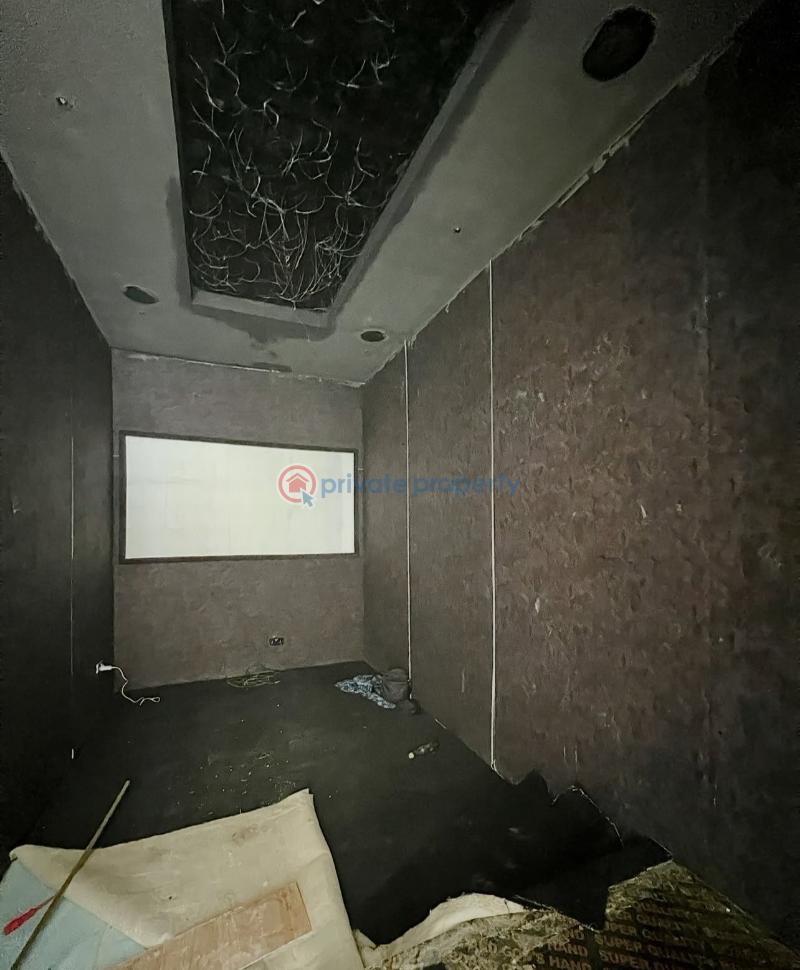 5 bedroom Semi detached Duplex For Sale Secure Estate At Ikate Lekki Lekki Lagos - 3