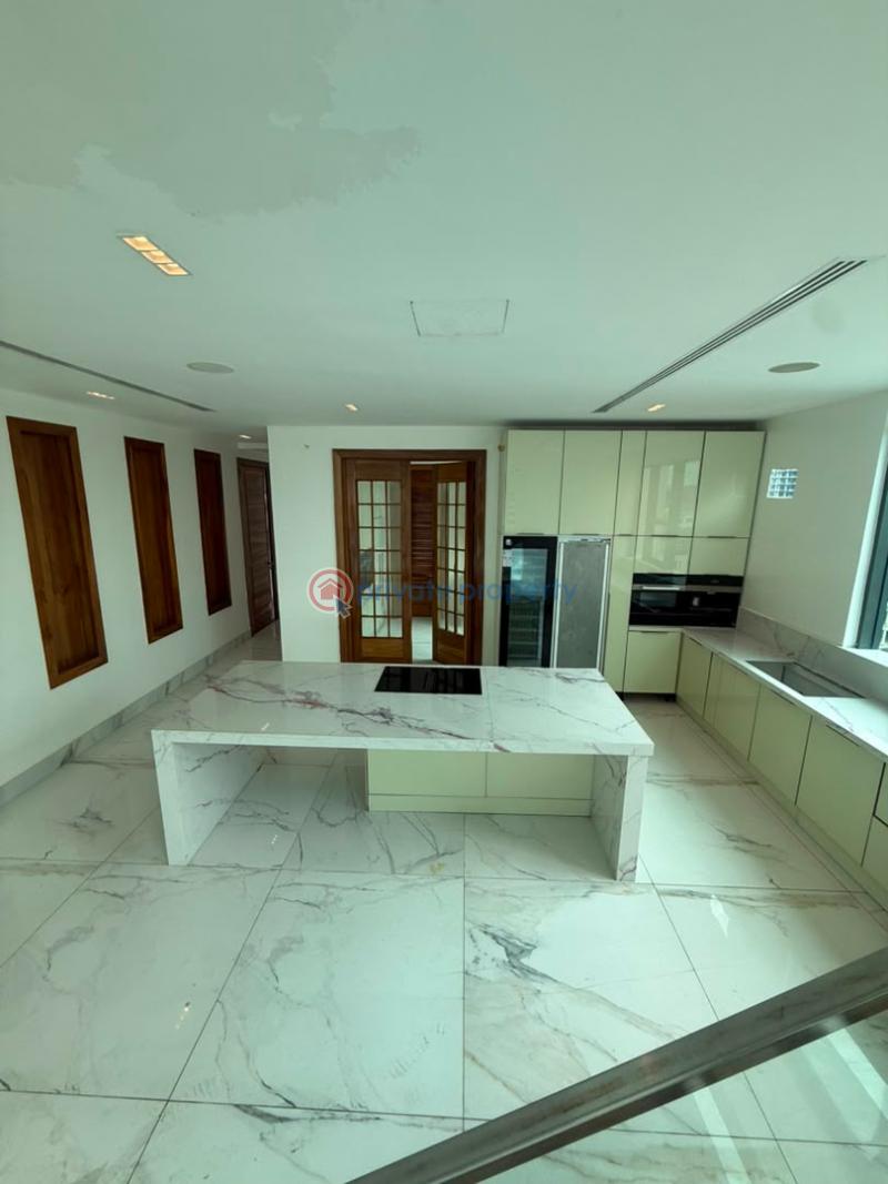 5 bedroom Shared Apartment For Sale Old Ikoyi Lagos - 21