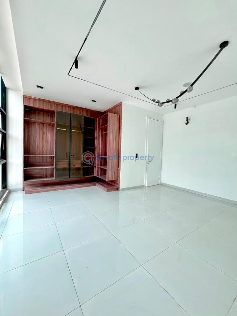 5 bedroom Detached Duplex For Sale Pinnock Beach Estate Osapa Lekki Lagos - 1