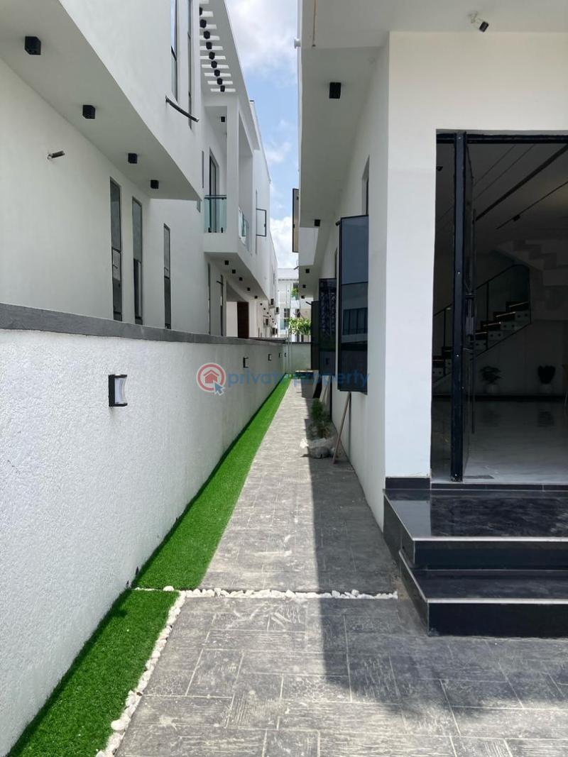 5 bedroom Duplex For Sale Chevron Drive Lekki Lagos - 1