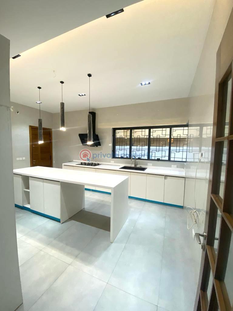 5 bedroom Detached Duplex For Sale Off Admiralty Way Lekki Phase 1 Lagos - 13