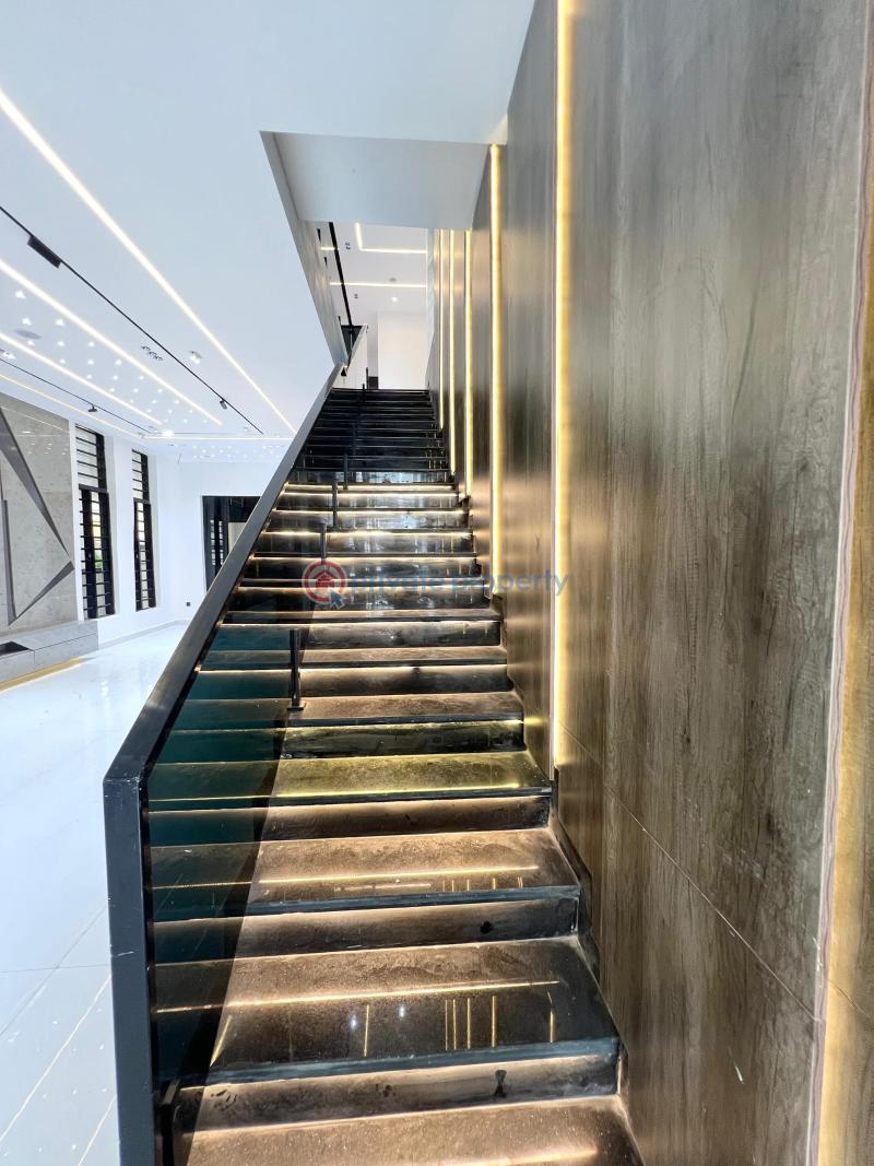 5 bedroom Detached Duplex For Sale Chevron Drive Lekki Lagos - 2