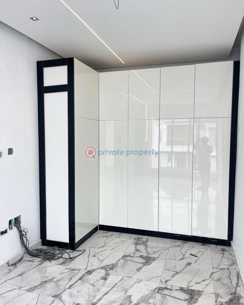 5 bedroom Detached Duplex For Sale Along Lekki Expressway Lagos - 5