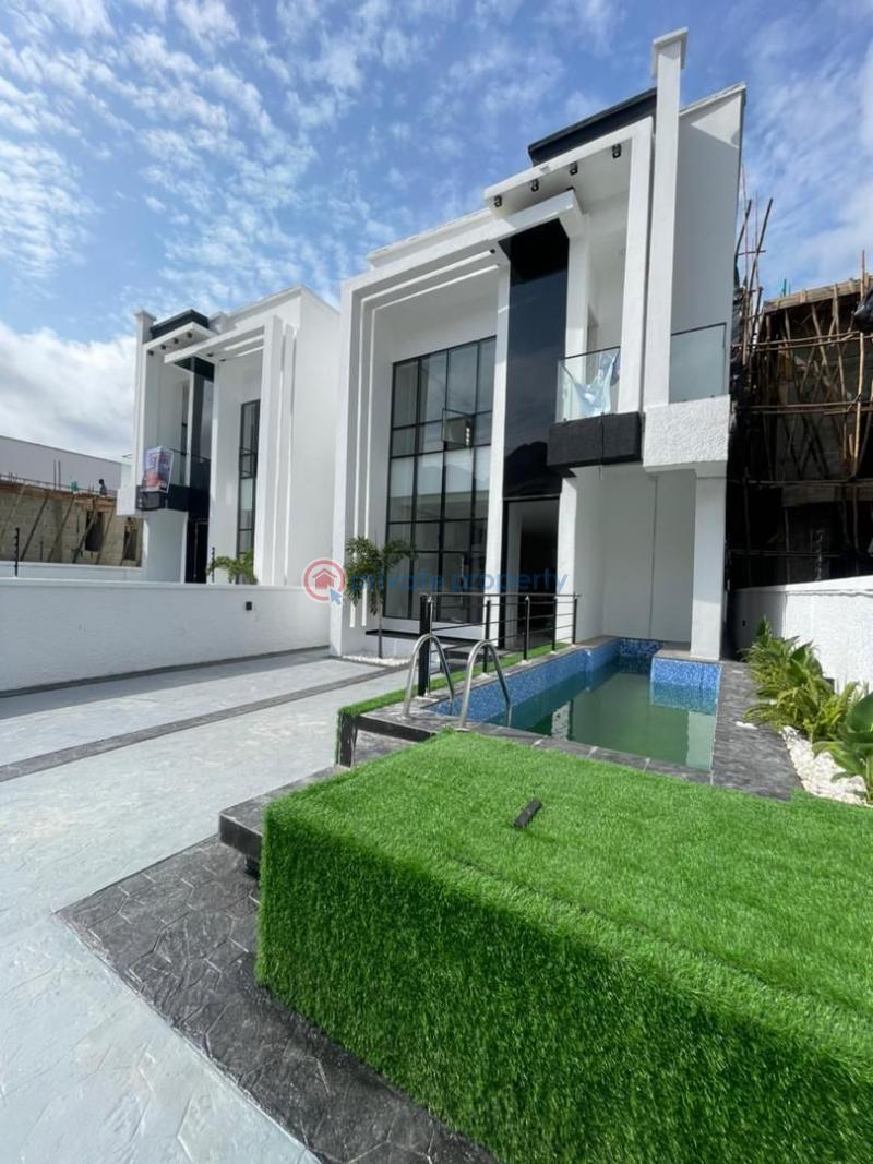 5 bedroom Detached Duplex For Sale Along Lekki Expressway Lagos - 1