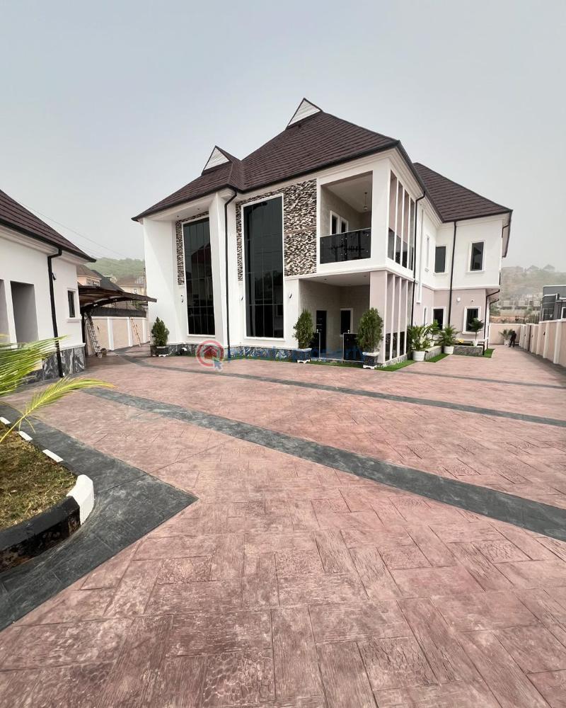 Luxury 6-bed | 2 rooms chalet | 1 room bq - 1 6 bedroom Detached Duplex For Sale Apo Abuja Phase 2  - 1