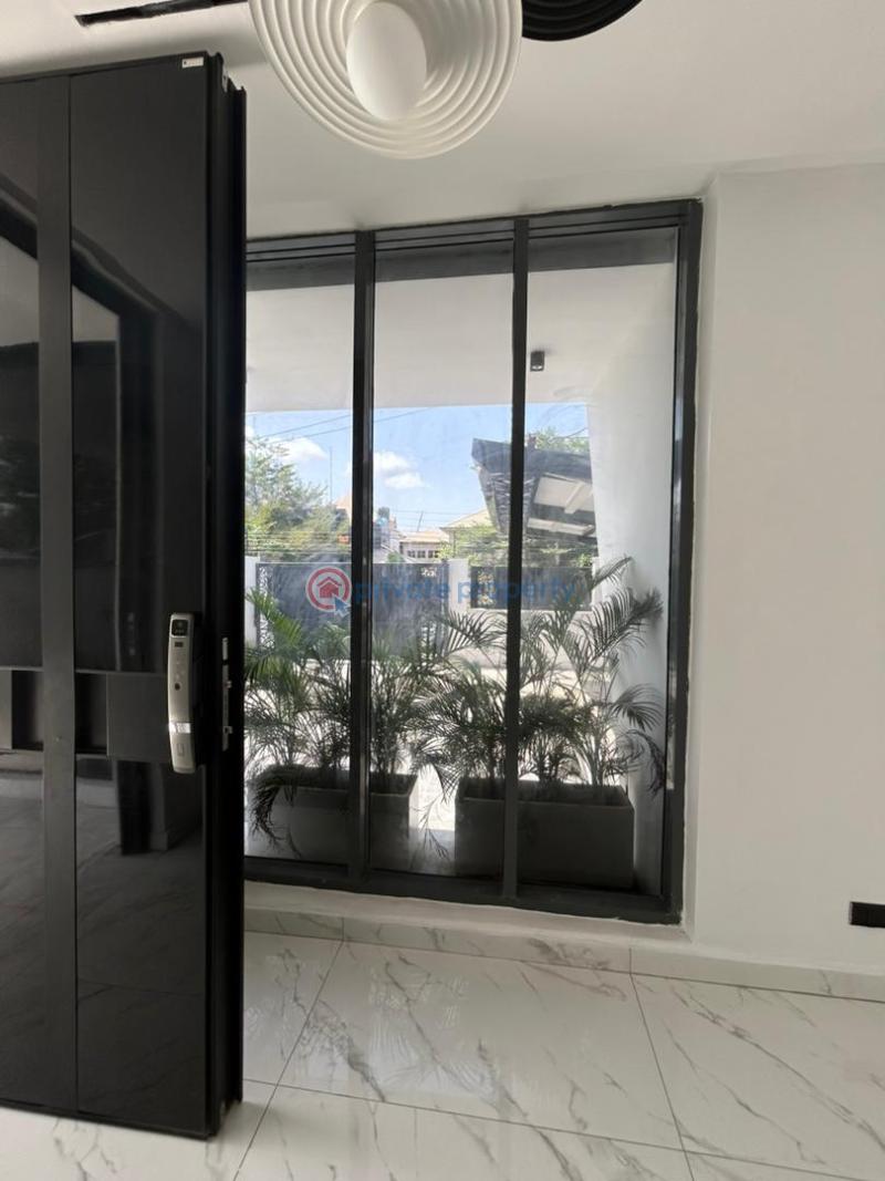 6 bedroom House For Sale Lekki Phase 1 Lagos - 2