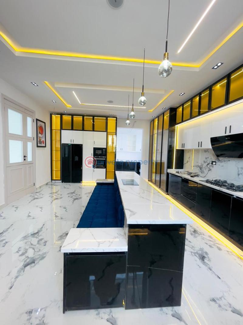 6 bedroom Detached Duplex For Sale Victoria Garden City Lekki Lagos - 20