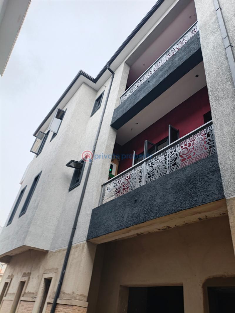 3 bedroom Block Of Flats For Sale Pedro Behind Gbagada Gbagada Lagos - 2