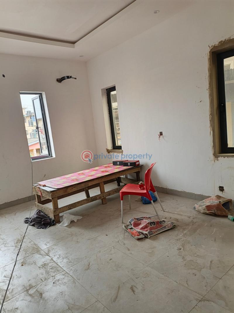 3 bedroom Block Of Flats For Sale Pedro Behind Gbagada Gbagada Lagos - 6