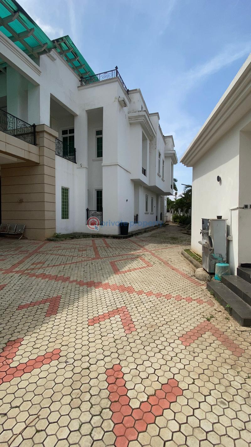 Luxury 7 bedroom detached duplex | guzape - 1 7 bedroom Detached Duplex For Sale Guzape Abuja Phase 1  - 1
