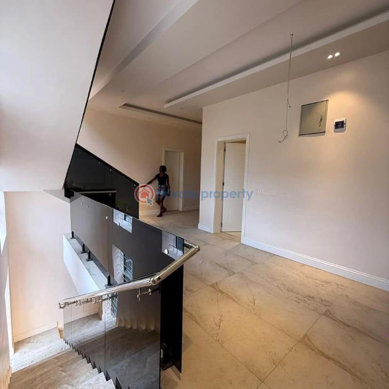 7 bedroom Duplex For Sale Guzape Abuja Phase 1  - 5