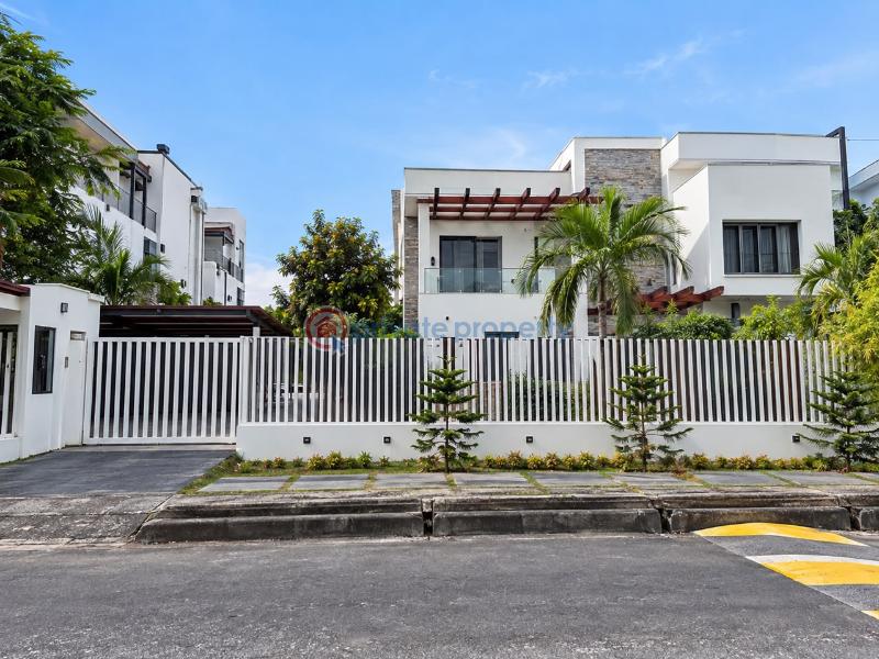 8 bedroom Detached Duplex For Sale Pinnock Beach Estate, Osapa, Lekki Osapa Lekki Lagos - 2
