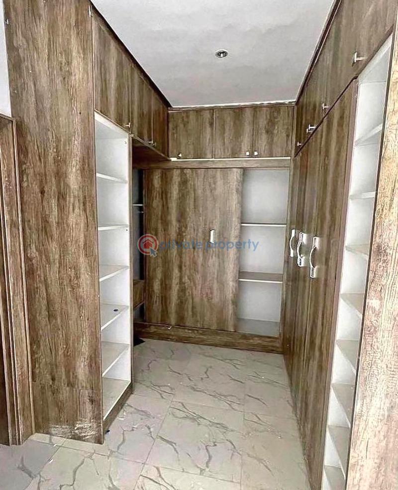 8 bedroom Detached Duplex For Sale Guzape Abuja Phase 1  - 4