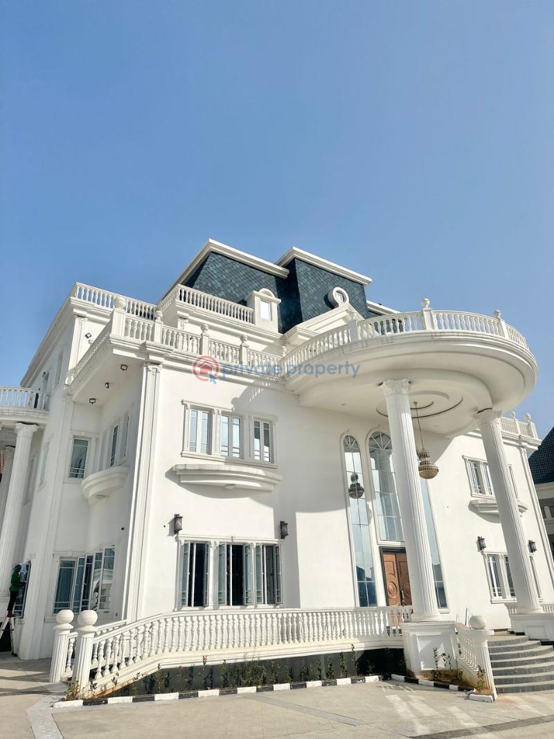9 bedroom Detached Duplex For Sale Guzape Main Guzape Abuja Phase 1  - 0