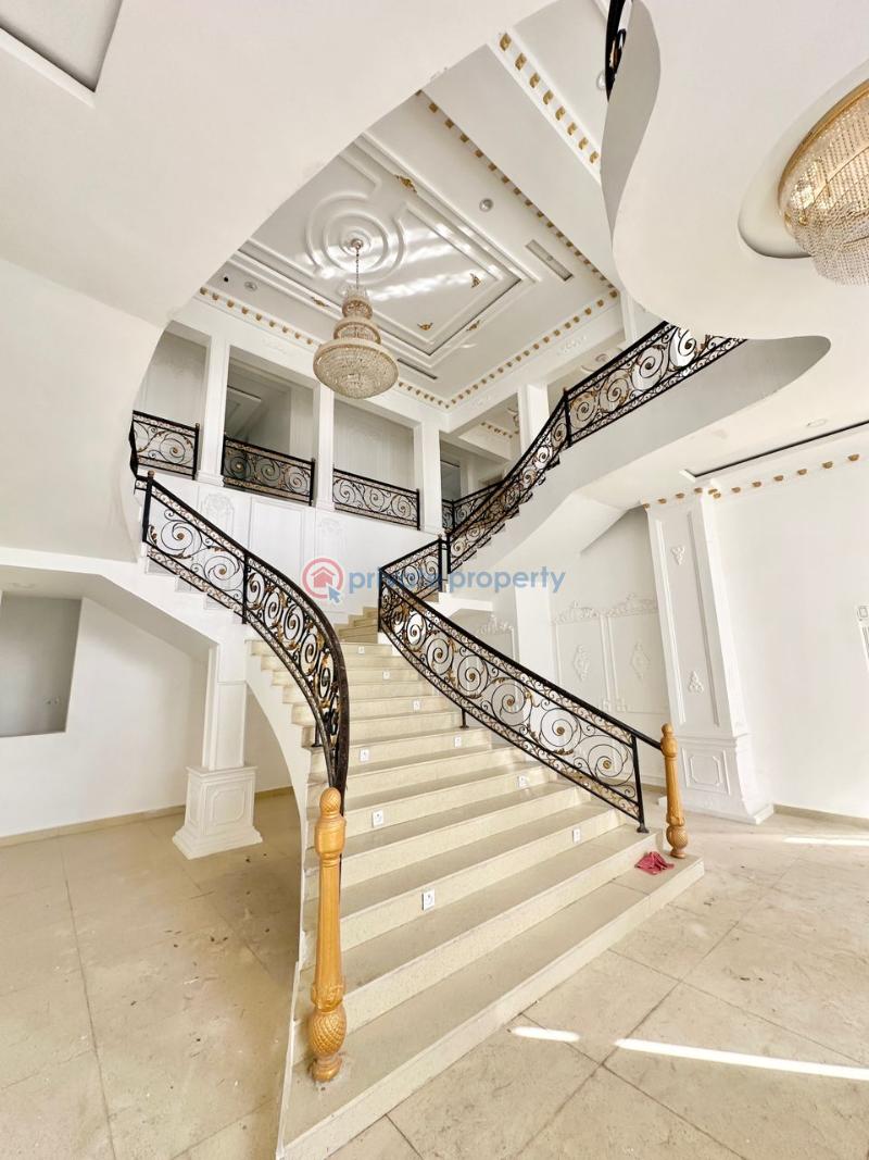 9 bedroom Detached Duplex For Sale Guzape Main Guzape Abuja Phase 1  - 4