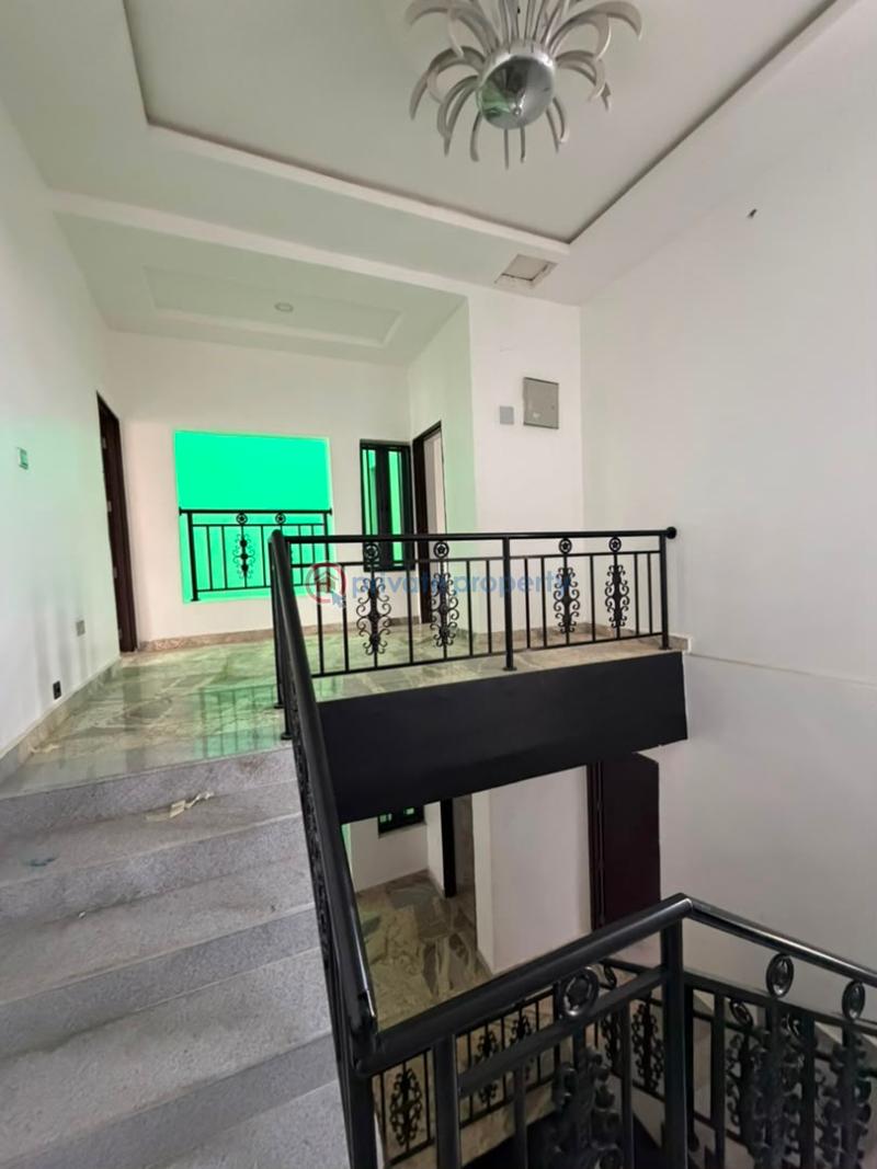 5 bedroom Terraced Duplex For Rent Guzape Abuja Phase 1  - 5