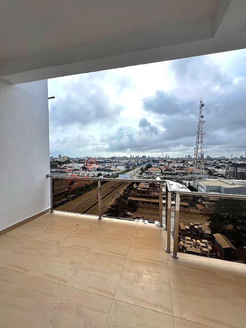 Luxury and spacious 4-bedroom maisonette with bq - 10 4 bedroom Maisonette For Sale Lekki Phase 1 Lagos - 10