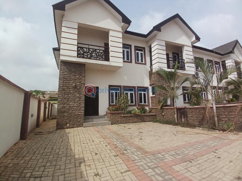 4 bedroom Terraced Duplex For Sale Iletuntun Idishin Ibadan Oyo - 11
