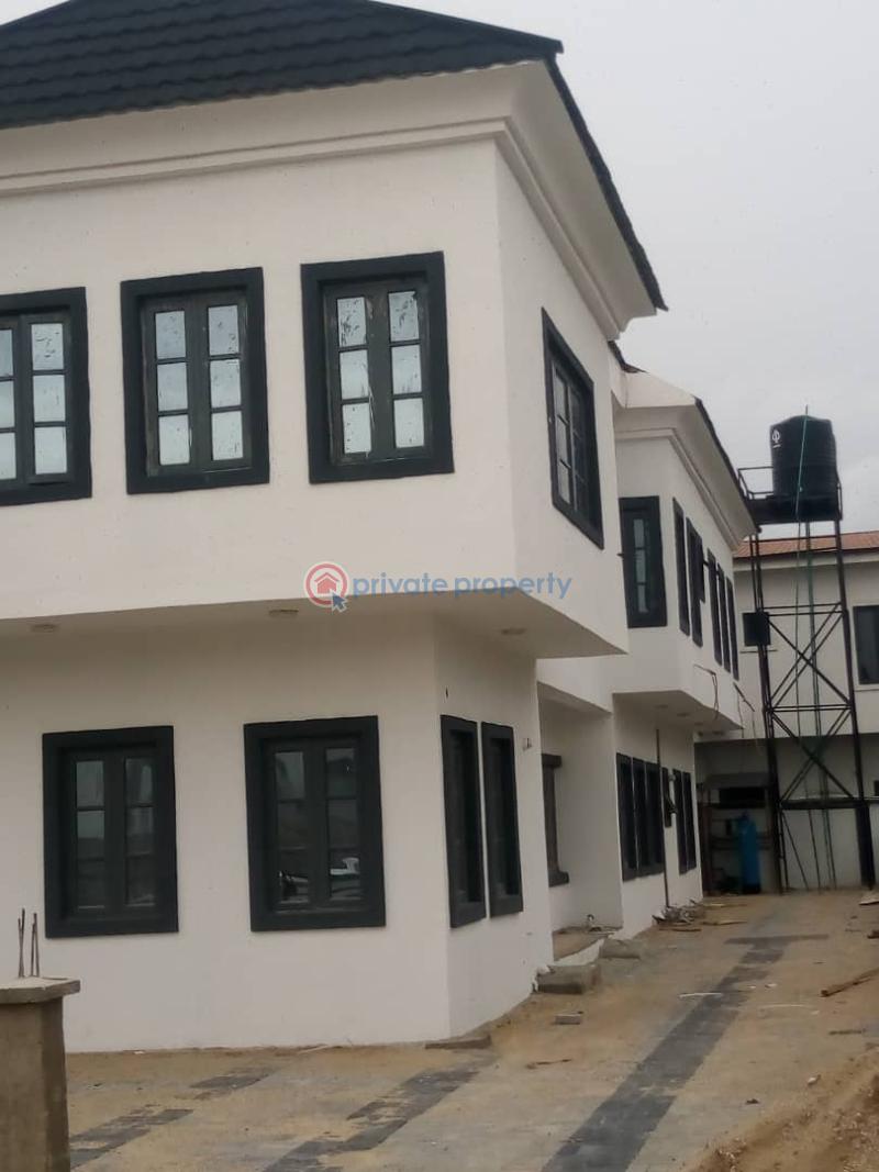 For sale 4 bedroom Duplex Avon Estate Orchid Road Lafiaji Lekki Lagos