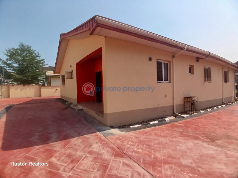 4 bedroom Detached Bungalow For Rent Carlton Gate Estate Akobo Ibadan Oyo - 1
