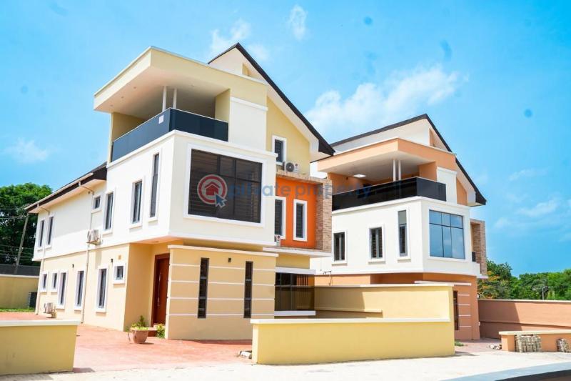 House For Sale Location: Golf Drive Estate, Onireke, Ibadan Ibadan Oyo - 0