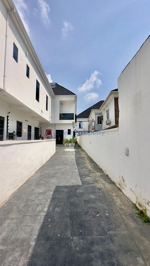 4 bedroom Block Of Flats For Sale Happy Land Estate Sangotedo Ajah Lagos