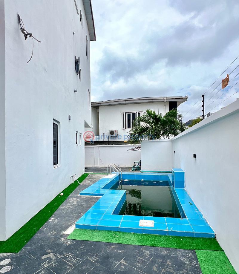 5 bedroom Detached Duplex For Sale Secure Estate At Chevron Lekki Chevron Drive Lekki Lagos - 2