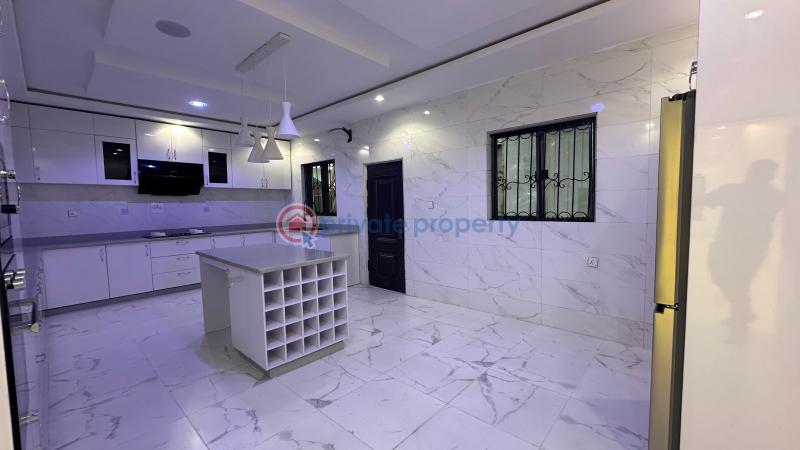 Luxury five bedroom detached house. luxury living at its finest! - 6 5 bedroom Detached Duplex For Sale Royal Gardens Estate, Ajah Lekki Along Lekki Expressway Lagos - 6
