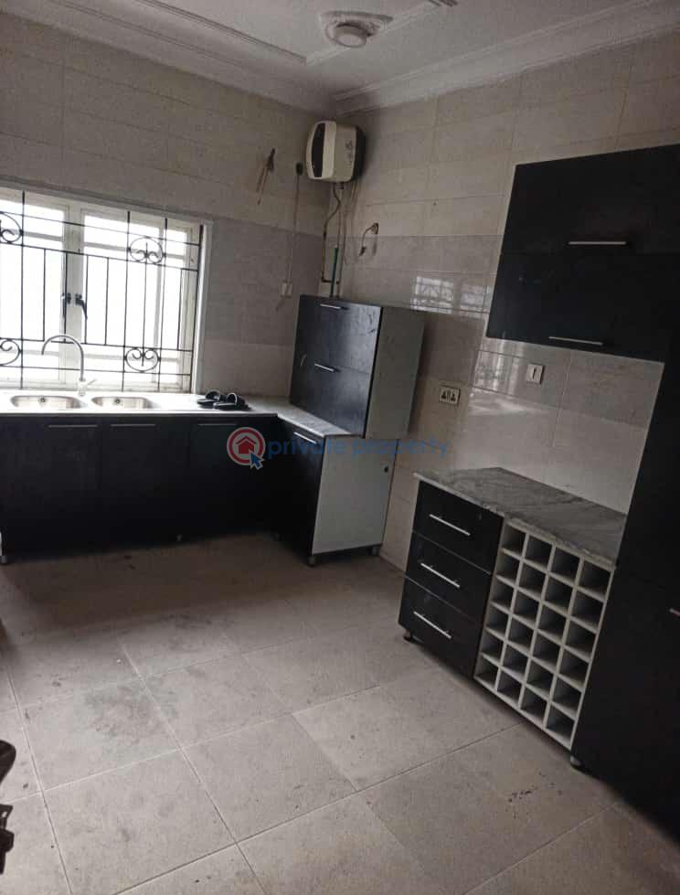 4 bedroom Semi detached Duplex For Sale Mobile Road, Lekki Scheme 2, Ilaje. Lekki Scheme 2 Ajah Lagos - 3
