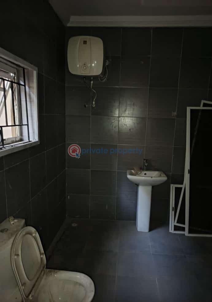 4 bedroom Semi detached Duplex For Sale Mobile Road, Lekki Scheme 2, Ilaje. Lekki Scheme 2 Ajah Lagos - 9