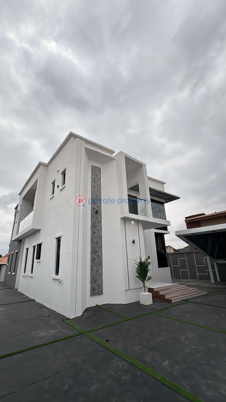 Luxury fully detached 4 bed duplex with a room bq  features:- smart home system - 1 4 bedroom Detached Duplex For Sale Oluyole Estate Ibadan Oyo - 1